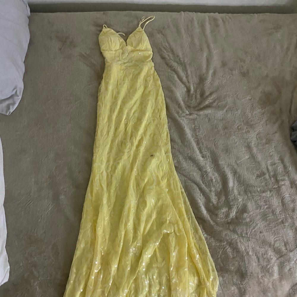Elegant Yellow Evening Gown